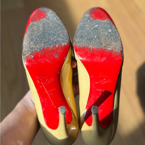 Christian Louboutin Beige Patent Leather Heels - Picture 5 of 15